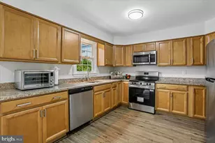1015 Windrush Ln, Sandy Spring, MD 20860 - Photo 5