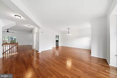 13814 Crownsgate Way, Germantown, MD 20874 - Photo 7