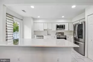 22 Appledowre Ct, Germantown, MD 20876 - Photo 13