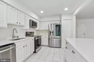 22 Appledowre Ct, Germantown, MD 20876 - Photo 15