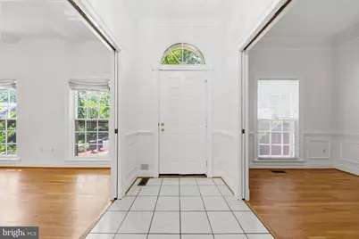 8904 Barrowgate Court, Potomac, MD 20854 - Photo 5