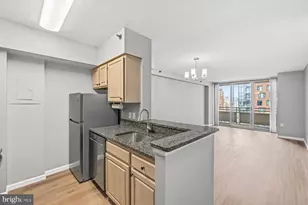 4801 Fairmont Ave, Bethesda, MD 20814 - Photo 11