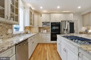 7009 Cashell Manor Ct, Rockville, MD 20855 - Photo 11