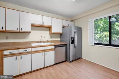 15115 Interlachen Drive #112, Silver Spring, MD 20906 - Photo 9