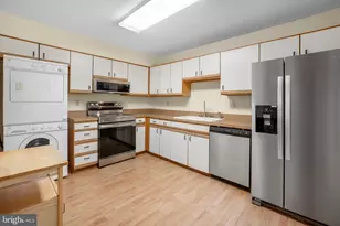 15115 Interlachen Dr, Silver Spring, MD 20906 - Photo 7