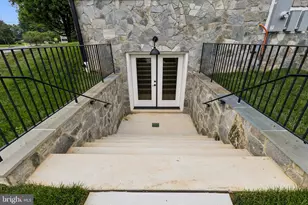 6101 Berkshire Dr, Bethesda, MD 20814 - Photo 3