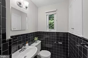 8404 Farrell Dr, Chevy Chase, MD 20815 - Photo 15