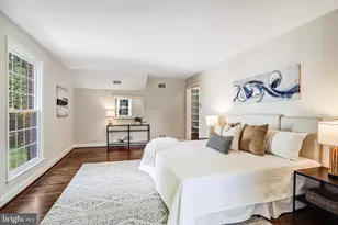 10605 Gainsborough Rd, Potomac, MD 20854 - Photo 13