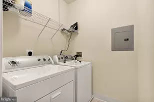 11800 Old Georgetown Rd, Rockville, MD 20852 - Photo 29