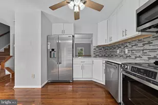 11613 Pleasant Meadow Dr, North Potomac, MD 20878 - Photo 7