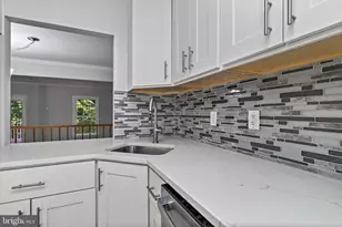 11613 Pleasant Meadow Dr, North Potomac, MD 20878 - Photo 3