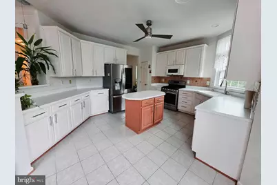 17204 Sumac Court, Germantown, MD 20874 - Photo 7