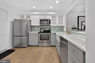 5724 Mayfair Manor Dr, North Bethesda, MD 20852 - Photo 9