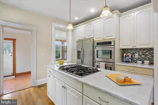 9501 Colesville Rd, Silver Spring, MD 20901 - Photo 21