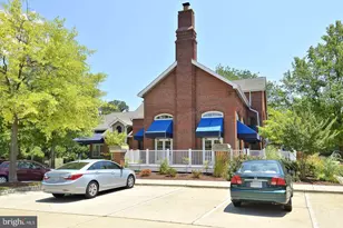 5716 Chapman Mill Dr, Rockville, MD 20852 - Photo 25