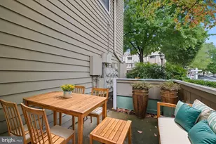 5716 Chapman Mill Dr, Rockville, MD 20852 - Photo 11