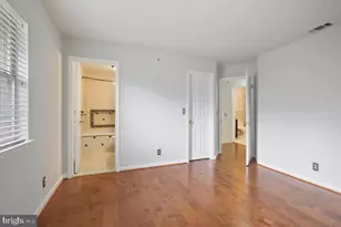 5716 Chapman Mill Dr, Rockville, MD 20852 - Photo 13