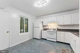 946 Windbrooke Dr, Gaithersburg, MD 20879 - Photo 3