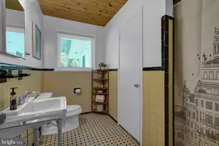 9233 Farnsworth Dr, Potomac, MD 20854 - Photo 21