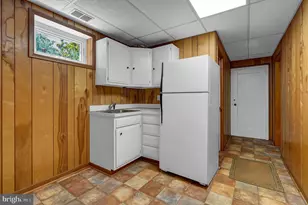 9233 Farnsworth Dr, Potomac, MD 20854 - Photo 25