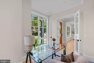 5104 Fairglen Ln, Chevy Chase, MD 20815 - Photo 9