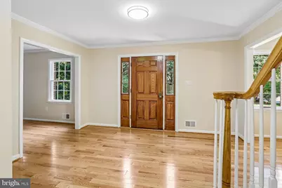 5705 Sugarbush Lane, Rockville, MD 20852 - Photo 7