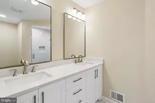 5705 Sugarbush Ln, Rockville, MD 20852 - Photo 15