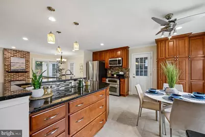 11 Lodge Place, Rockville, MD 20850 - Photo 5