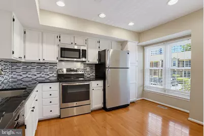 11 Grove Ridge Court #70, Rockville, MD 20852 - Photo 3