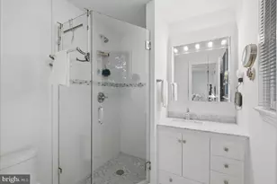 8906 Transue Dr, Bethesda, MD 20817 - Photo 11