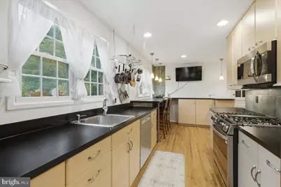 8906 Transue Drive, Bethesda, MD 20817 - Photo 5