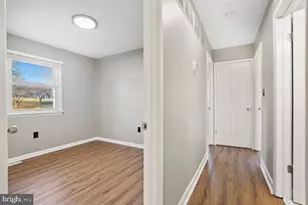 12316 Fountain Dr, Clarksburg, MD 20871 - Photo 9