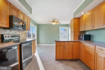 12316 Fountain Drive, Clarksburg, MD 20871 - Photo 7