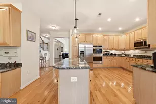 16522 Harbour Town Dr, Ashton, MD 20861 - Photo 11