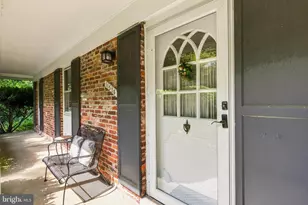 11504 Parkedge Dr, North Bethesda, MD 20852 - Photo 3