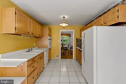 11504 Parkedge Drive, North Bethesda, MD 20852 - Photo 9