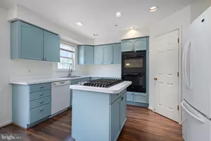 18506 Carriage Walk Cir, Gaithersburg, MD 20879 - Photo 11