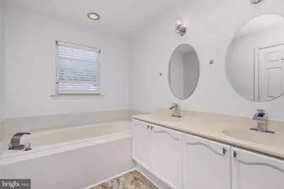 18506 Carriage Walk Circle, Gaithersburg, MD 20879 - Photo 41