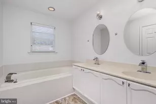 18506 Carriage Walk Cir, Gaithersburg, MD 20879 - Photo 41