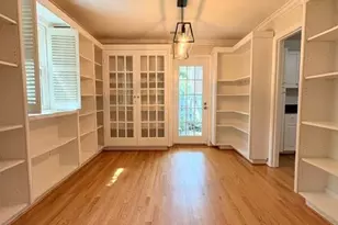 6718 Kenwood Forest Ln, Chevy Chase, MD 20815 - Photo 5