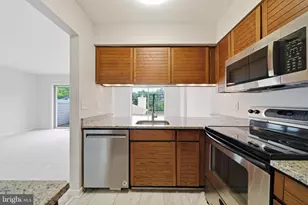 9843 Dockside Terrace, Gaithersburg, MD 20886 - Photo 5