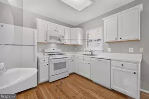 13504 Hamlet Square Ct, Germantown, MD 20874 - Photo 5