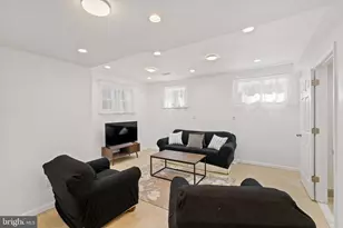 8808 Leonard Dr, Silver Spring, MD 20910 - Photo 27