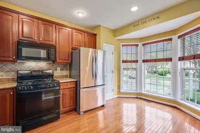 19421 Rayfield Dr, Germantown, MD 20874 - Photo 9