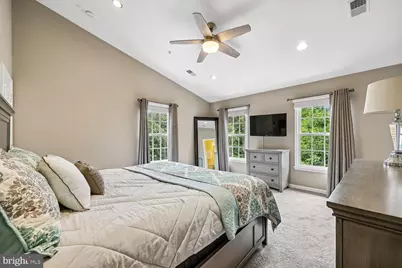 211 Ridgepoint Place, Gaithersburg, MD 20878 - Photo 17