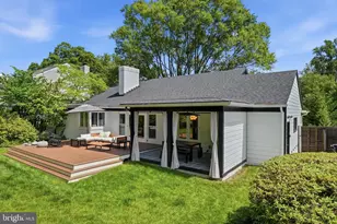 5902 Wilson Ln, Bethesda, MD 20817 - Photo 37