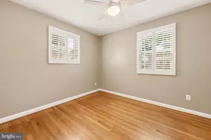 11809 Timber Ln, Rockville, MD 20852 - Photo 15