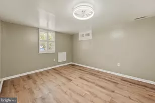 11809 Timber Ln, Rockville, MD 20852 - Photo 19