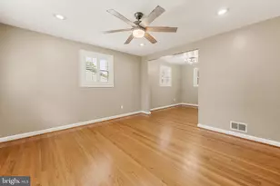 11809 Timber Ln, Rockville, MD 20852 - Photo 5