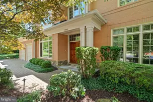7016 Winterberry Ln, Bethesda, MD 20817 - Photo 3